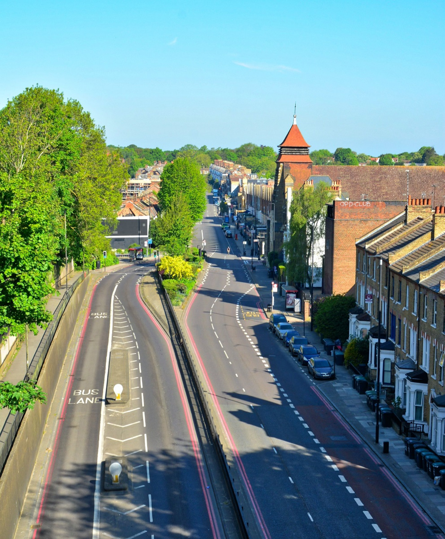 The Great North Rd: looking north towards Highgate. Taken from 'suicide bridge', Sunday 26 April, 9.53 am. © George Demetri